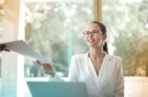 How to Develop a Smiling Habit for Marketing Managers (7 Practical Tips)