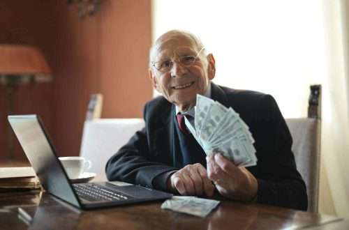 How to Develop a Smiling Habit for Finance Professionals 16 How to Develop a Smiling Habit for Finance Professionals