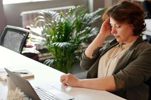 18 Engrossing Employee Retention Statistics 2024 - The Blueprint for Longevity in Talent